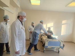 

Председатель Комитета по здравоохранению Андрей Сарана посетил Городской противотуберкулезный диспансер, где поздравил проходящих лечение и обследование бойцов СВО с наступающим Днем защитника Отечест image
